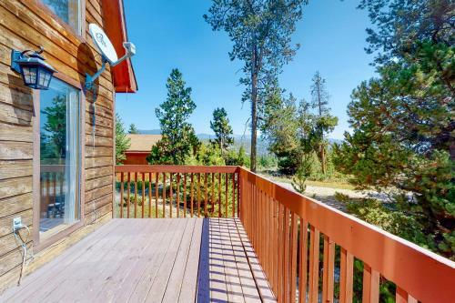 Cabin Getaway & Stonewood Lodge