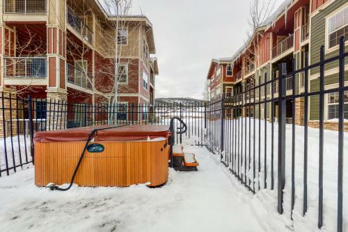 Aspen Meadows F-102