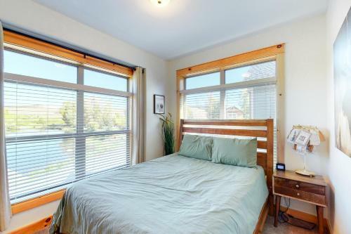 Edgewater 107