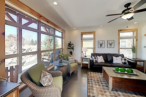 Edgewater 107