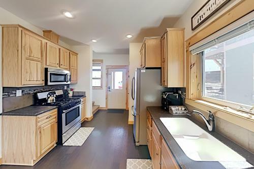 Edgewater 107