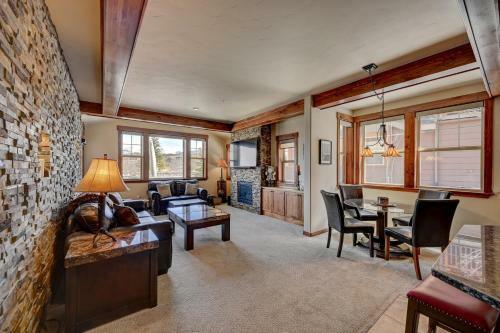 Apartamento Cozens Pointe I-101 Condo