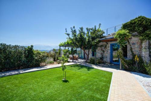 Daedalos Villa