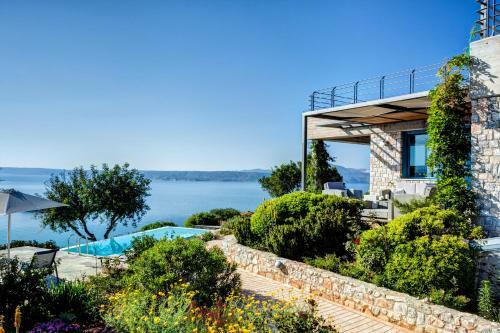 Daedalos Villa