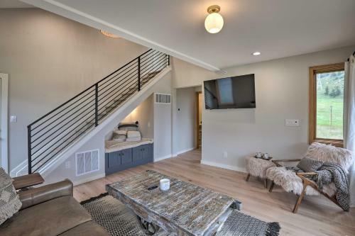 Modern Evergreen Duplex With Mountain Views!