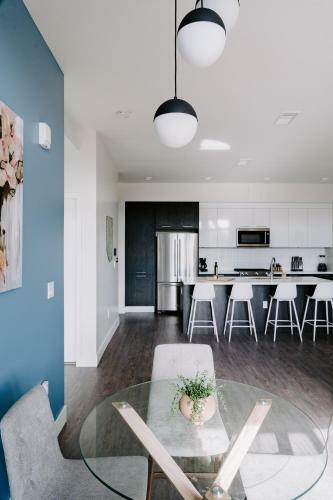 Classic Contemporary Lifestyle Loft - Espadin Lohi