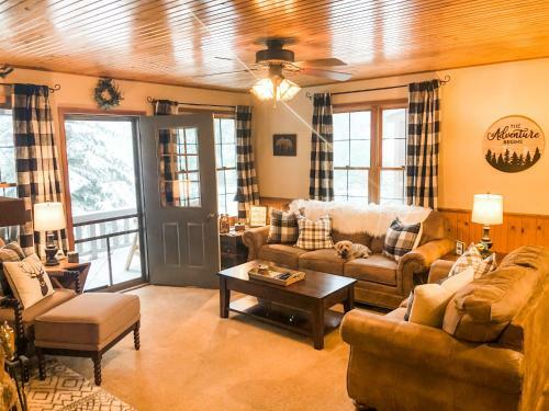 Villa Riverfront Mountain Cottage Retreat