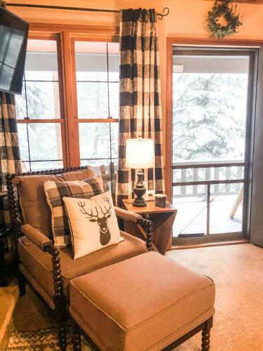 Villa Riverfront Mountain Cottage Retreat