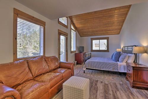 Updated Frisco Home With Deck, Hot Tub And Views!