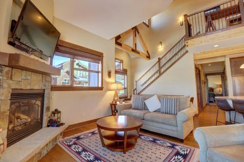 Apartamento C203 Watertower Place 3br 3ba Condo
