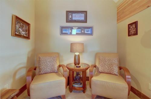 Apartamento C203 Watertower Place 3br 3ba Condo