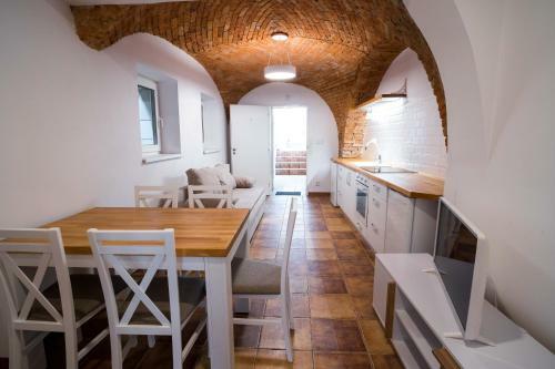 Apartm�ny Hab�nsk�, Cel� D?m