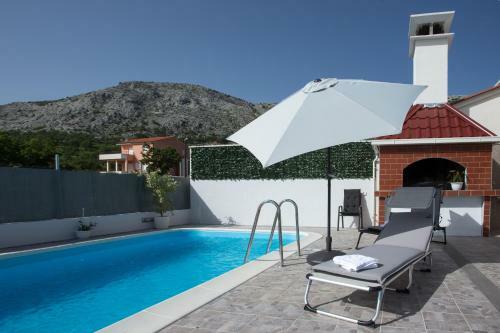 Villa Mountain House Kajko With Pool