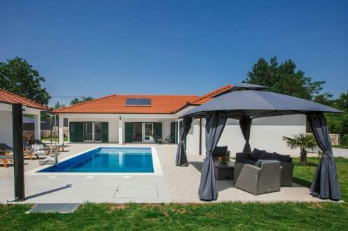 Luxury Feel Villa With Pool- Suitable For Disabled