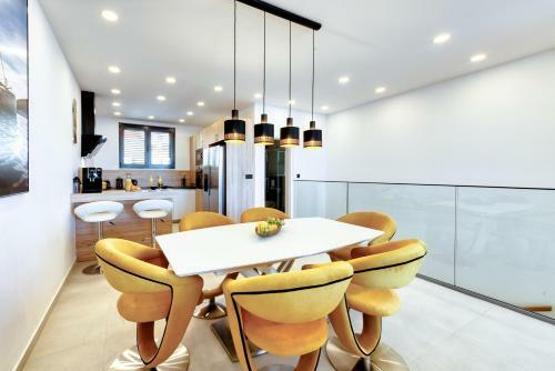 Villa Marcelas-spectacular Sea Views