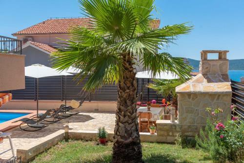 Apartment Maja With Private Pool