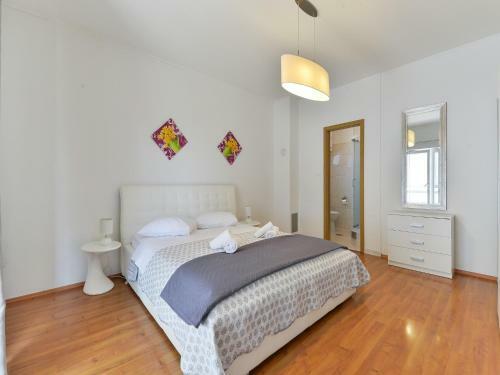 Villa Holiday Home Bianca With Pool