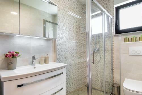 Luxury Apartments Alkar With Swimming Pool