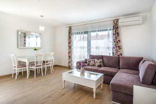 Luxury Apartments Alkar With Swimming Pool