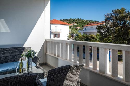 Luxury Apartments Alkar With Swimming Pool