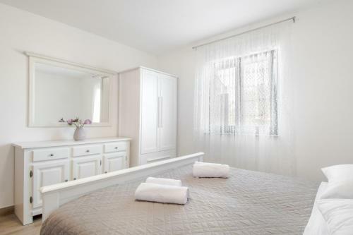 Luxury Apartments Alkar With Swimming Pool