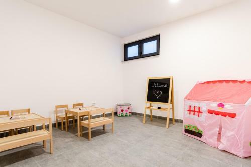 Luxury Apartments Alkar With Swimming Pool