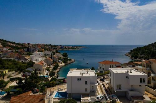 Villa Compass; Luxury Experience In Natural Bay.