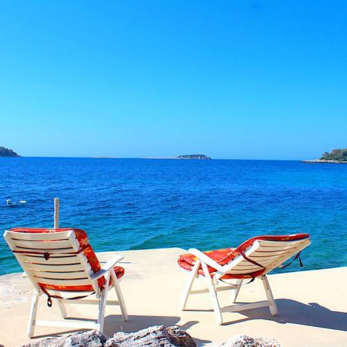 Seafront Apartment Darinka
