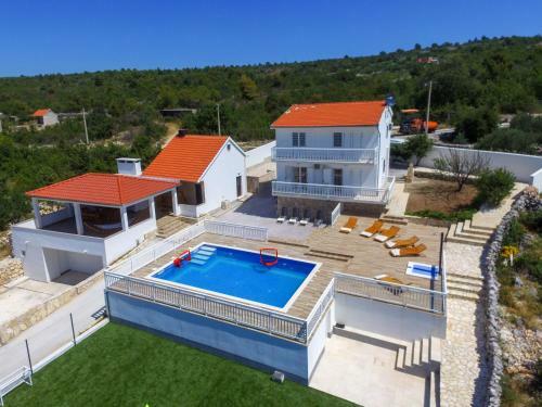 Villa Holiday Home Danica