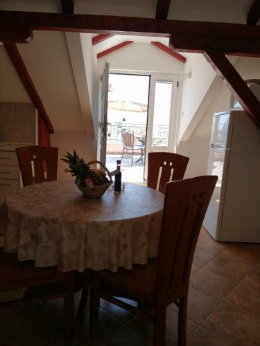 Apartman Nomi