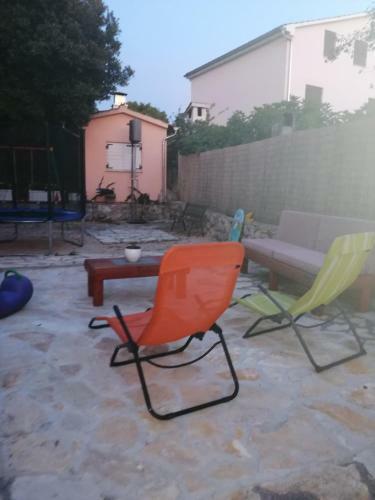 Apartman Nomi