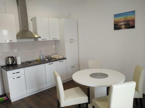 Apartments Sara & Kike With Sea View