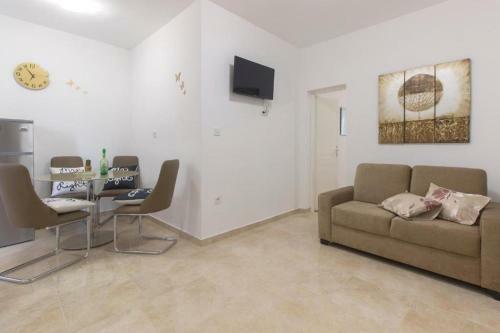Apartments Mila - 100m From The Sea