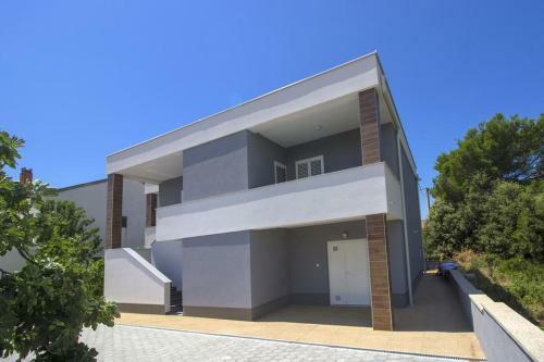 Apartments Mila - 100m From The Sea