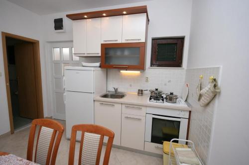 Apartments By The Sea Marusici, Omis - 1043