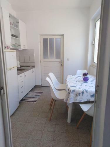 Hostal Apartments ?ara