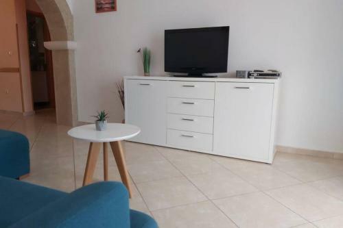 Beautiful Apartment 80 M From The Sea