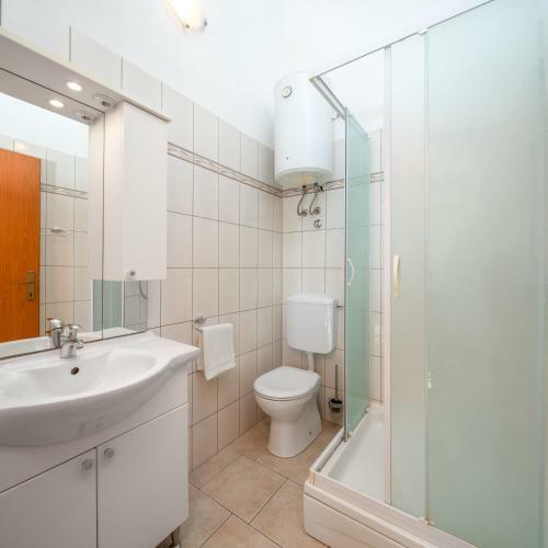 Apartments & Restaurant Galeb