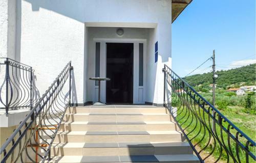 Nice Apartment In Palit With Wifi