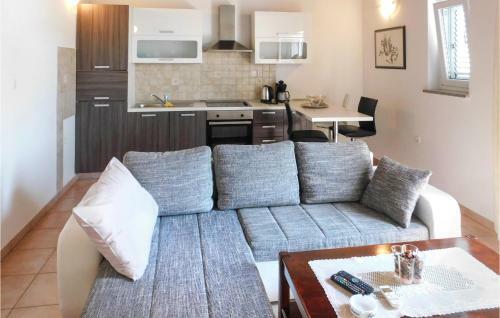 Nice Apartment In Palit With Wifi