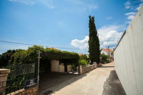 Villa Amarela