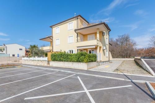 Apartment Mirjana In Karigador