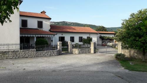 Apartman Nevia Holiday Home