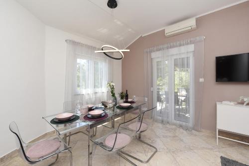 Malako Family Apartments
