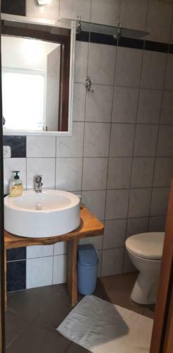 Hostal Manda & Marko Juri?