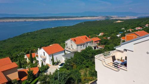 Apartment In Dramalj 33703
