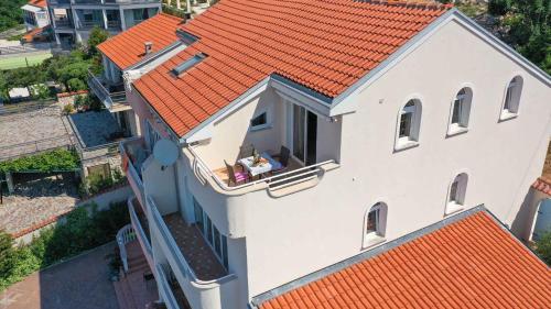Apartment In Dramalj 33703