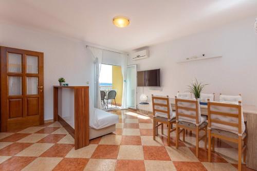 Apartment In Dramalj 41515