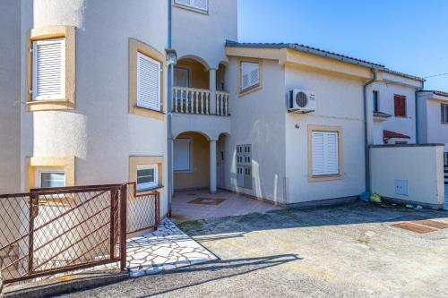 Apartment In Dramalj 41606