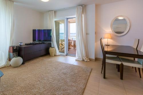 Apartments In Dramalj 41208